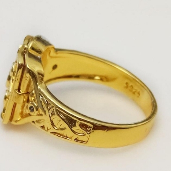 New Gold Tone Clear CZ Square Secret Compartment Locket Ring Size 11 - Picture 3 of 7